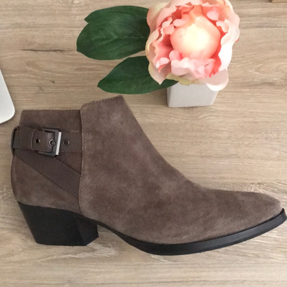 AQUATALIA  Farin Weatherproof Bootie boots shoes rare size 9.5